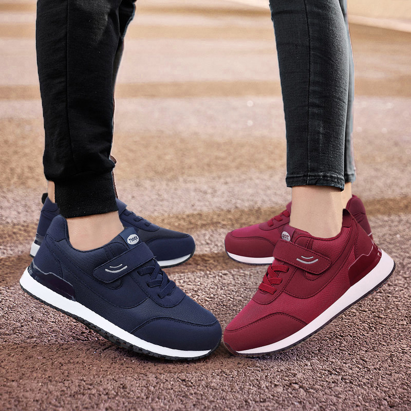 Seniors shoes 2022 autumn and winter in old age bodybuilding shoes non-slip sports moms anti-slip soft bottom women comfort mesh fabric face