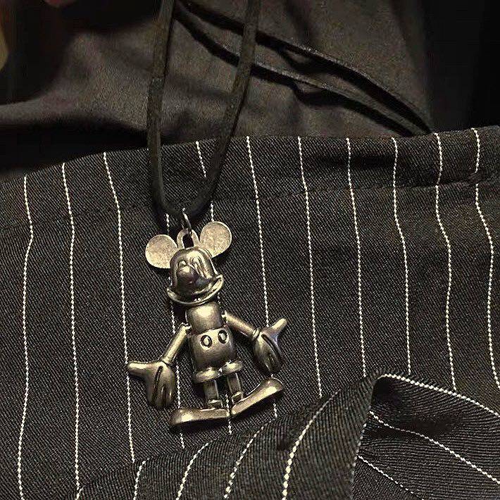 Earth Cool Trampoline Single Pint Rice Mouse Retro Mickey Suede Leather Rope Necklace Tooling Accessories Sweater Necklace Micky Necklace