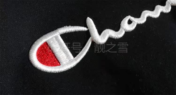 Sweatshirt homme CHAMPION   - Ref 3127426 Image 46