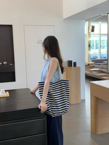 条纹帆布包大容量托特包慵懒风新款单肩包女大学生上课通勤包布袋