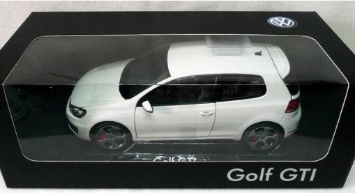 Original plant Fox 1:18 Golf GTI white car model