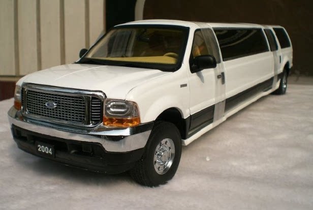 Sunstar 1:18 Ford EXCURON extended luxury concierge car model