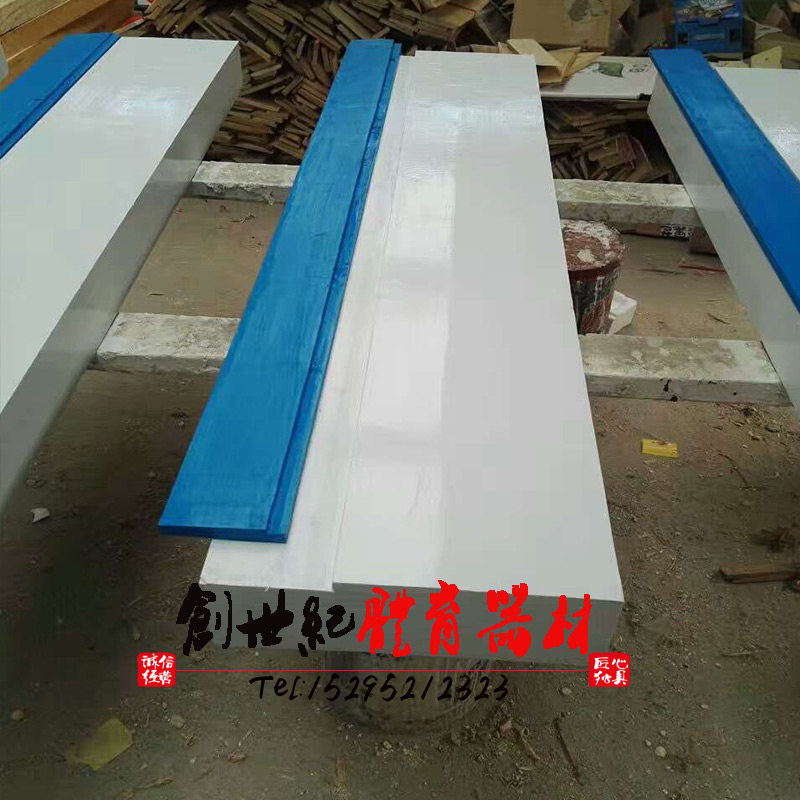 Manufacturer direct marketing for the sale of national standard school training competition sand pit standout jumping far and far without splicing pine wood jumping board