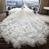 Main wedding dresses 2022 new brides small sub-temperament big tug-of-the-shoulder palace wind out of the house