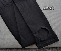 Черные ступени ступают на ноги 150-175