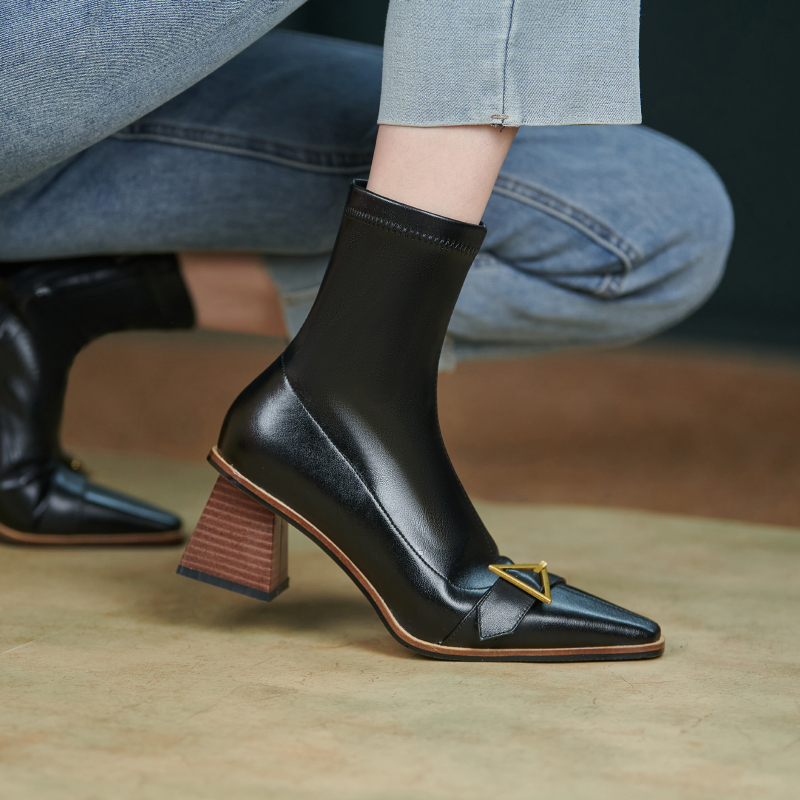 Korean version 100 Lapped Personality Fashion elastic Lean Skinny Boots Rough Heel Short Boots Spring Autumn Single Boots English with Martin boots 