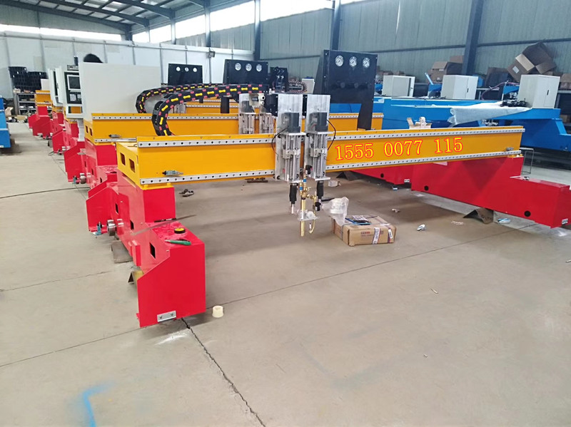 Hongzhong CNC heavy steel plate cutting CNC flame cutting machine Gantry plasma flame cutting machine customization