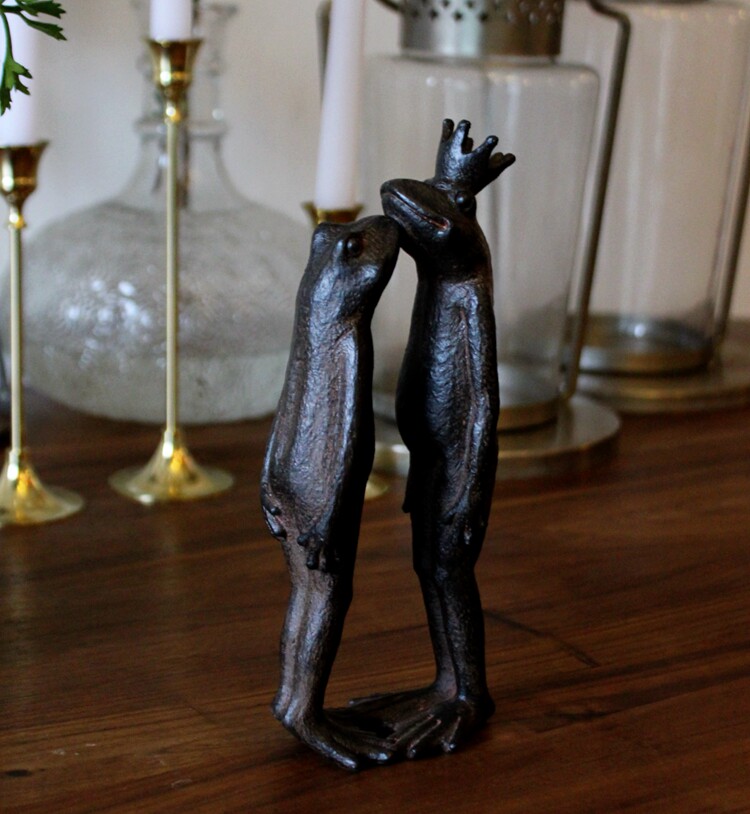 Big name original single Highly recommended American country style high-end resin kiss hug frog ornaments