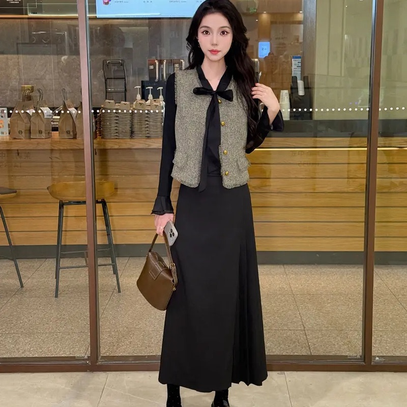 2026 Spring New Style Outfit: a Complete Set of Versatile, Slimming, and Stunning Early Autumn Three-Piece Suit for Women, Trendy 2026 Spring New Style Outfit: a Complete Set of Versatile, Slimming, and Stunning Early Autumn Three-Piece Suit for Women, Trendy