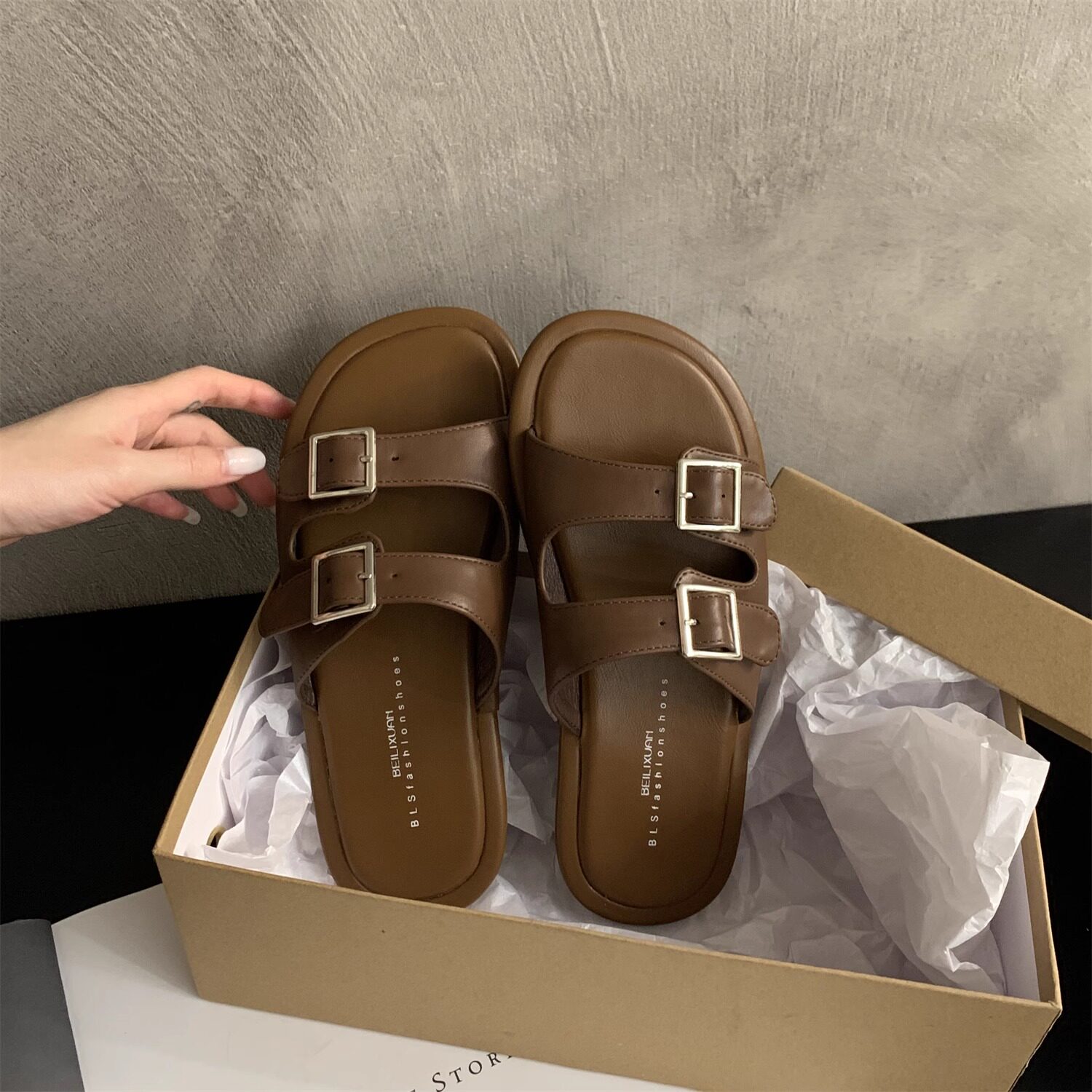 шлёпанцы birkenstocks拖鞋女士夏季外穿2025新仙女风格与裙子平底沙滩凉鞋海滨凉鞋 Favlillian