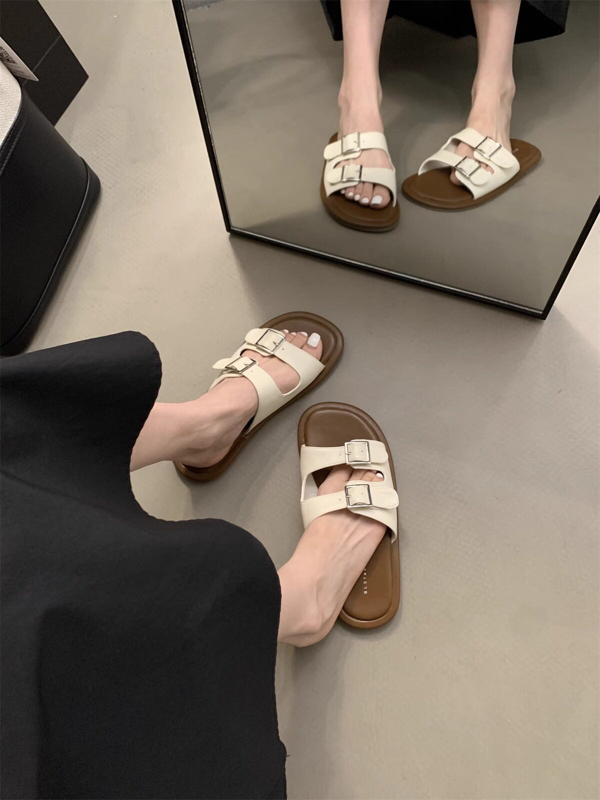 шлёпанцы birkenstocks拖鞋女士夏季外穿2025新仙女风格与裙子平底沙滩凉鞋海滨凉鞋 Favlillian