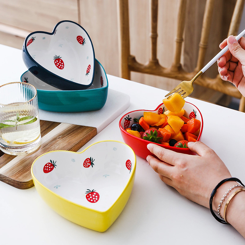 Ceramic Strawberry Heart-shaped Small Bowl Hand-painted Under glazed Peach Heart-shaped Bowl of Loving Dish Sweet snacks Snack Bowl Lovers Bowl