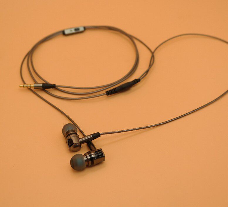 Проводные HiFi наушники dc接口可插拔线控带麦耳机线耳机头立体重低音入耳式手机耳机erji Pirole