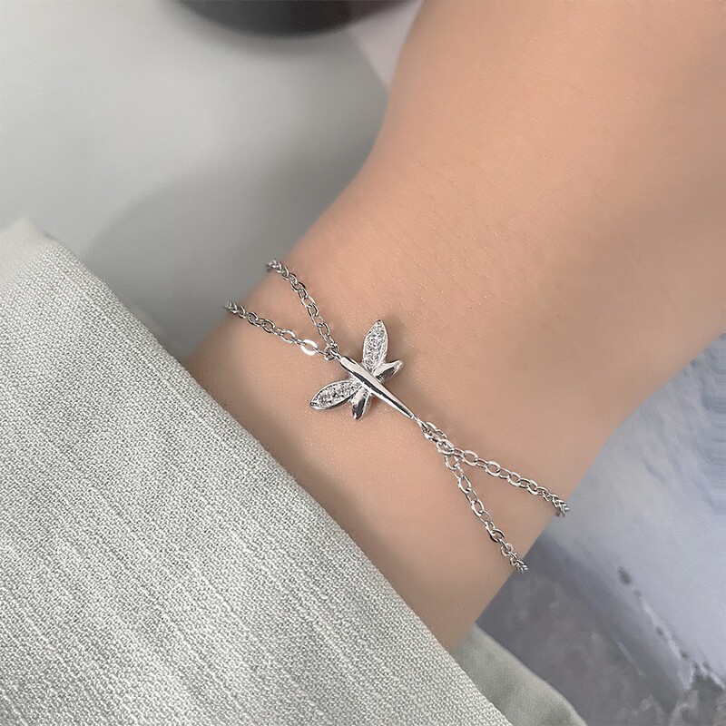 Shining Dragonfly Double-Layer Bracelet for Women, Creative Diamond-Encrusted Insect Design, Sweet and Cute, Simple Leaf Bracelet, Gift for Best Friend