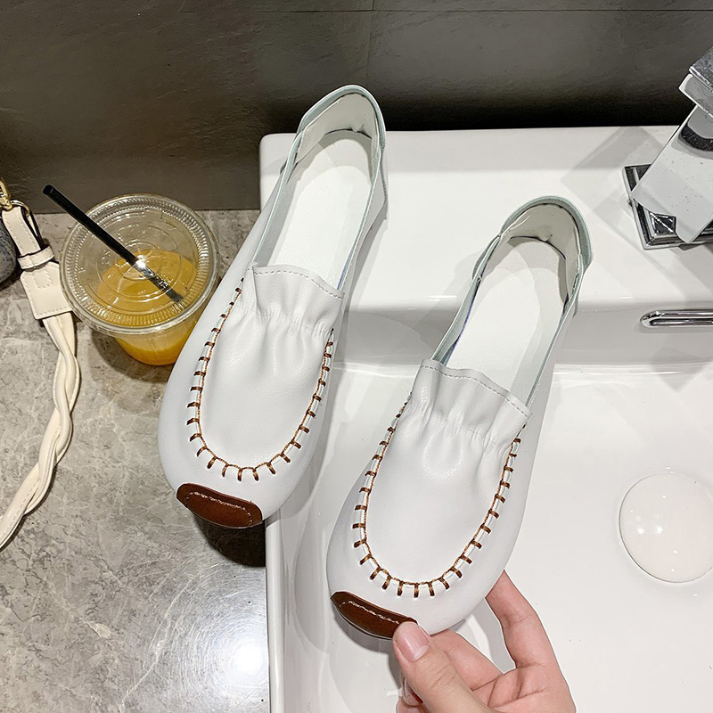 White Elastic BDoug shoes female 2021 spring new pattern Korean version Versatile soft sole Kick on Shoes for pregnant women Retro Harajuku Single shoes