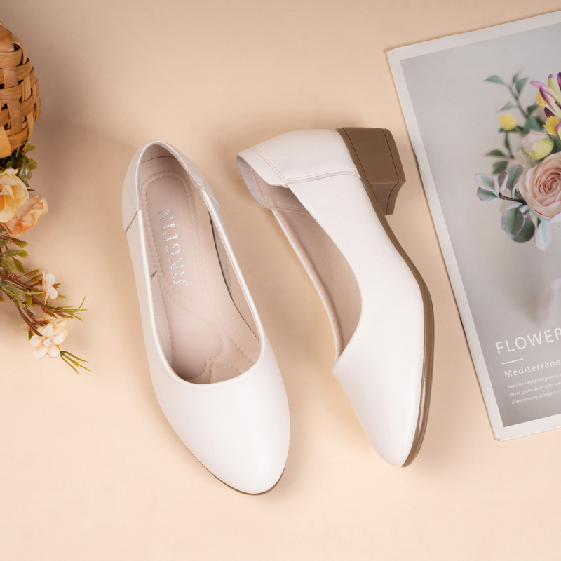 White Work Shoes for Women, Thick Heel, Soft Leather, Soft Sole, Nurse Shoes, Comfortable for Long Standing, Professional, Beige Beautician Shoes White Work Shoes for Women, Thick Heel, Soft Leather, Soft Sole, Nurse Shoes, Comfortable for Long Standing, Professional, Beige Beautician Shoes