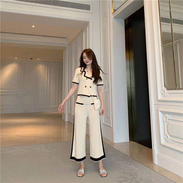 Light Fan Yu Miss Suite girl 2023 Spring new chic Han Fan double row sweet tops with sweet legs