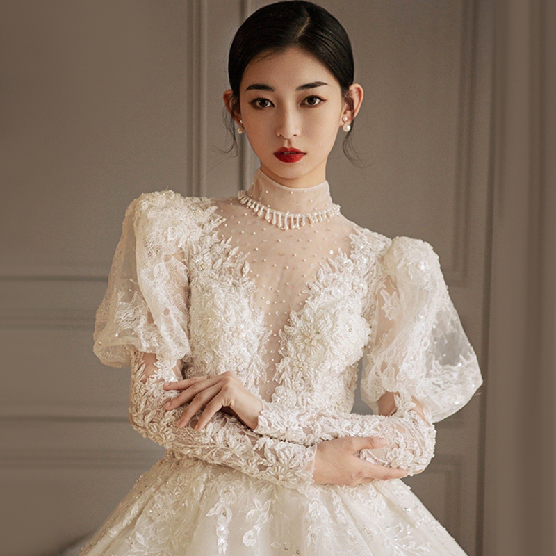 Long sleeve French light wedding dress 2021 new bride main yarn winter vintage tailing female size court style Senior sense