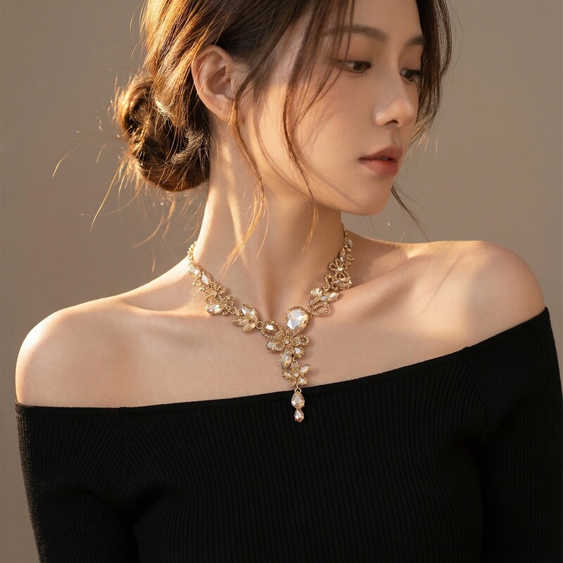Meet Jewelry Gold Heavy-Duty Earrings and Necklace Set to Match Evening Dresses, Women's Exaggerated Accessories Choker