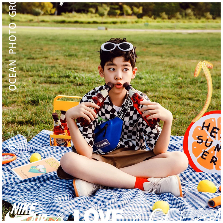 Children Exterior View Brigade Pat Lawn Blue Panes Background Cloth Drink Rack Bottle Decoration Hem Photography Photo props