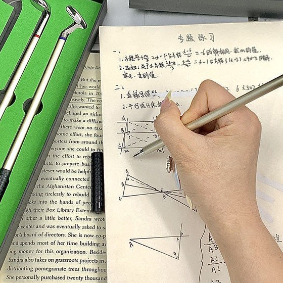 新高尔夫迷你球场圆珠笔礼盒套装创意球杆圆珠笔迷你逼真训练场景