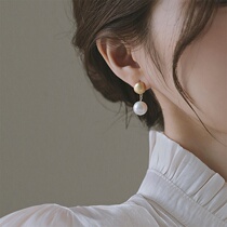 Fa-style Retro Pearl Earrings 2022 New Tide Fashion Temperament Earrings Pure Silver Female Earrings With Little Crowddesign Feel