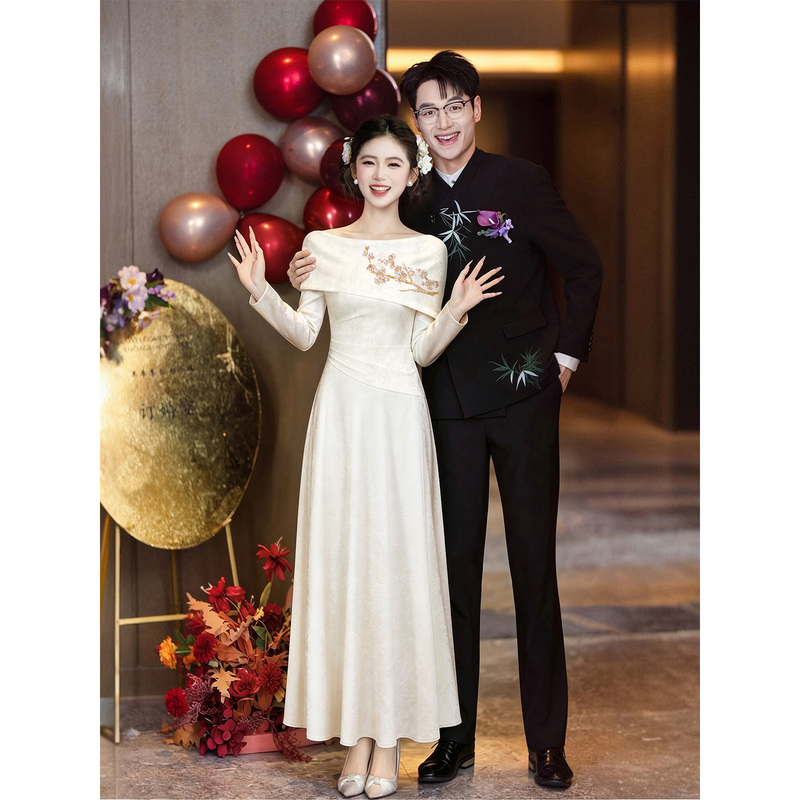 High-End, Elegant, Light Chinese-Style Champagne-Colored Engagement Dress, Can Be Worn Casually, Long-Sleeved Wedding Dress, Bride's Toast Dress High-End, Elegant, Light Chinese-Style Champagne-Colored Engagement Dress, Can Be Worn Casually, Long-Sleeved Wedding Dress, Bride's Toast Dress