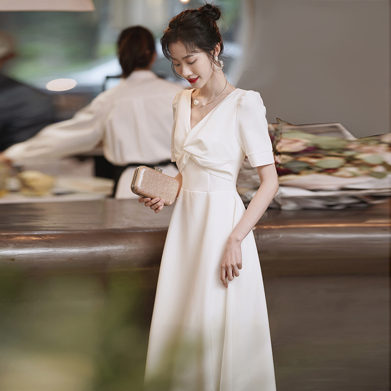 White Little Dress Can Be Worn at Ordinary Times, Annual Meetings, Registration, and Certificate Ceremonies. Little White Dress, Engagement Dress, Women's Evening Dress