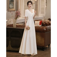 Длинный вариант с коротким рукавом, белый.