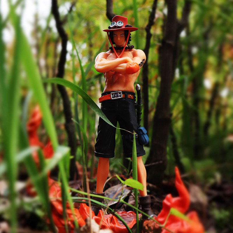 One piece model Ace anime peripheral model toys Two dimensional anime birthday gift ornaments