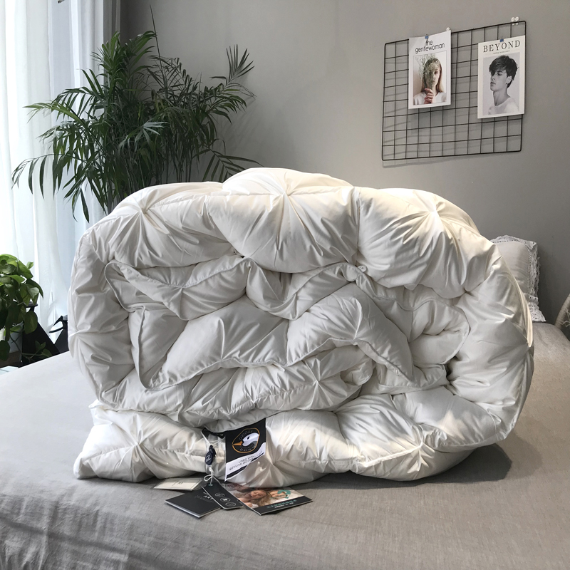 High end twist flower down quilted by white goose down winter quilted by a double warm quilt by the core fluffy duvet