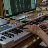 Arturia 61 Keylab Keylab Essential Music Аранжировка 49 Ключевой профессиональный вес 88 Key Midi клавиатура