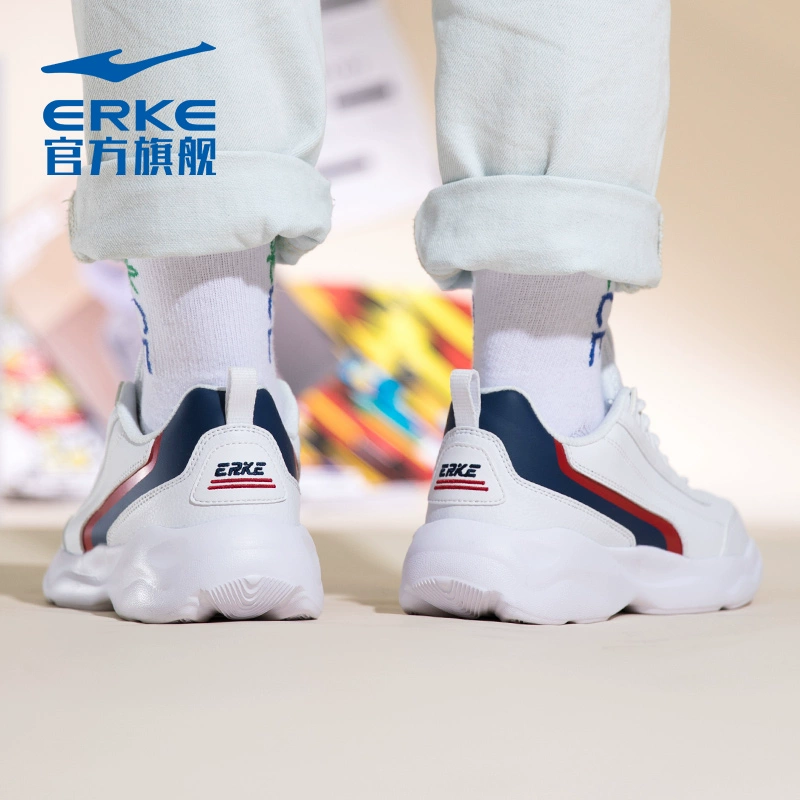 Giày nữ Hongxing Erke giày bố Red Star trang web chính thức giày thể thao phụ nữ trắng da hoàn toàn mùa thu và mùa đông giày thường giày thể thao - Dép / giày thường