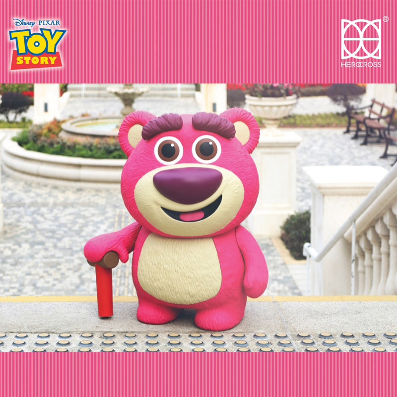 Book HEROCROSS Toy Story 55CM Strawberry bear Laosu hand do large tide play ornaments doll