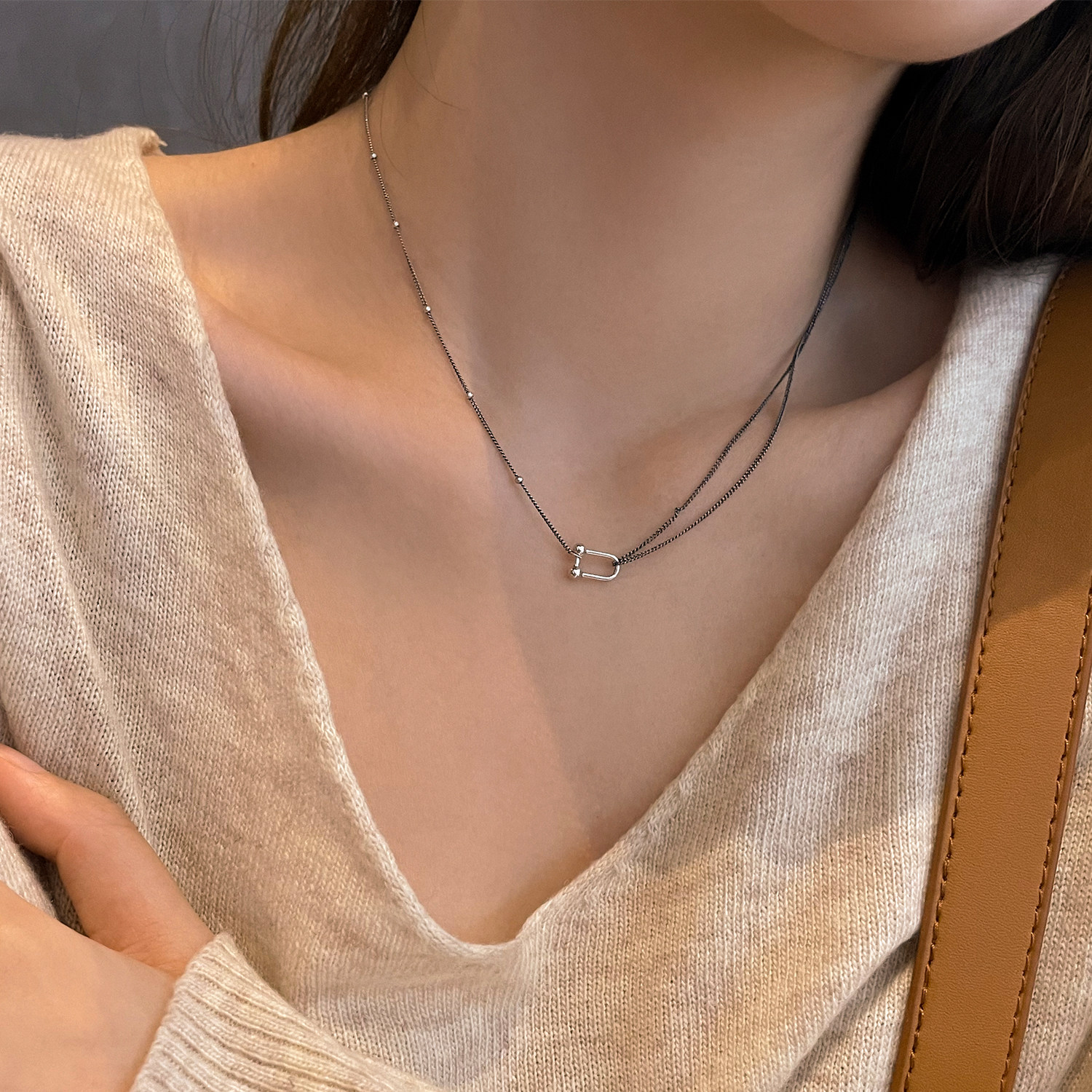 925 sterling silver horseshoe buckle necklace female collarbone chain niche design retro light luxury simple ins cold temperament