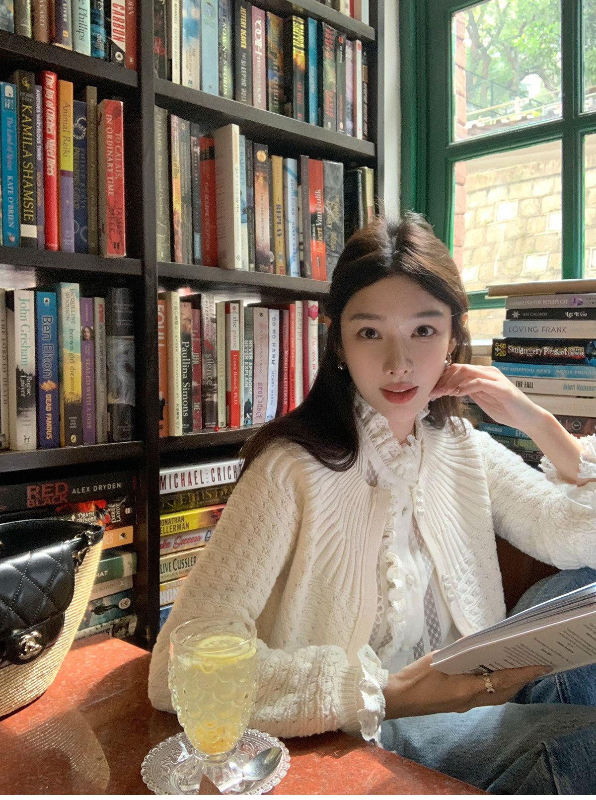 시 웨이 리앙 봄날 전복 프랑스식 낭만주의 루즈핏 느긋한 라운드 넥 벌룬 소매 홀로우 아웃 오픈 가디건 상세 이미지 55