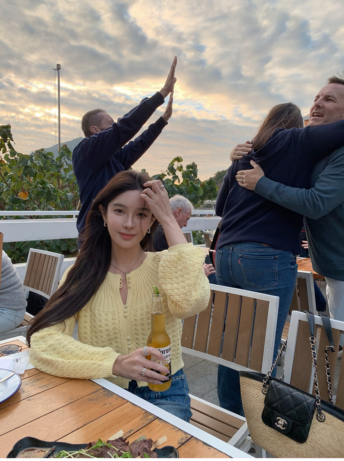 시 웨이 리앙 봄날 전복 프랑스식 낭만주의 루즈핏 느긋한 라운드 넥 벌룬 소매 홀로우 아웃 오픈 가디건 상세 이미지 17