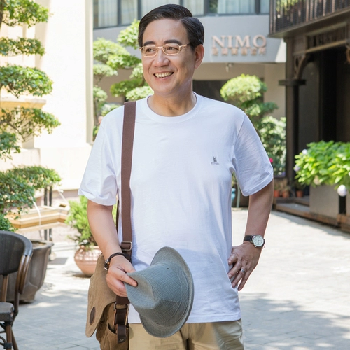 Хлопковая дышащая цветная летняя базовая модная футболка с коротким рукавом, для мужчины среднего возраста, V-образный вырез, свободный крой