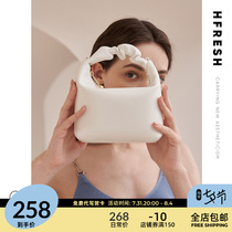 HFresh Small Crowdbucket Single Shoulder Diagonal Satchel chain Folds Bag woman Pack New 2021 white Cloud Dot handbag