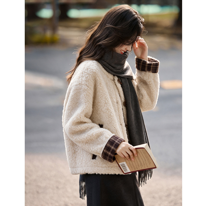Xinfeiyu Elegant Style Faux Fur Integrated Plush Jacket for Women 2026 Winter New Style Off-White Short Warm Top Xinfeiyu Elegant Style Faux Fur Integrated Plush Jacket for Women 2026 Winter New Style Off-White Short Warm Top