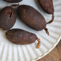 A year of wild grass fruit aroma for about one year used in braised stewed soup and other 150 grams of large standing