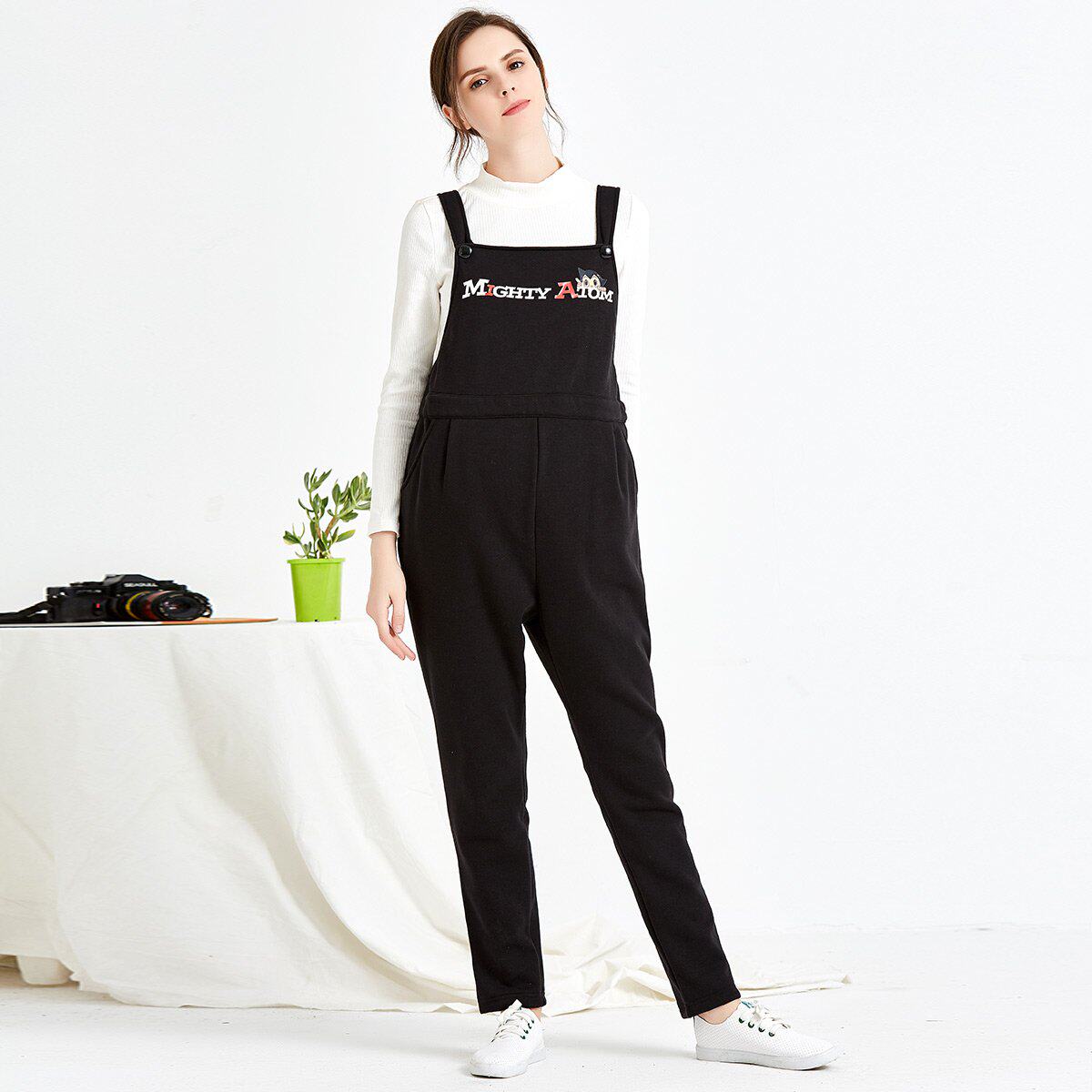 Pregnancy color pregnant woman with baby cuddling bag pants autumn winter new youthful fashion cartoon printed loose plus suede thickened pregnant woman pants