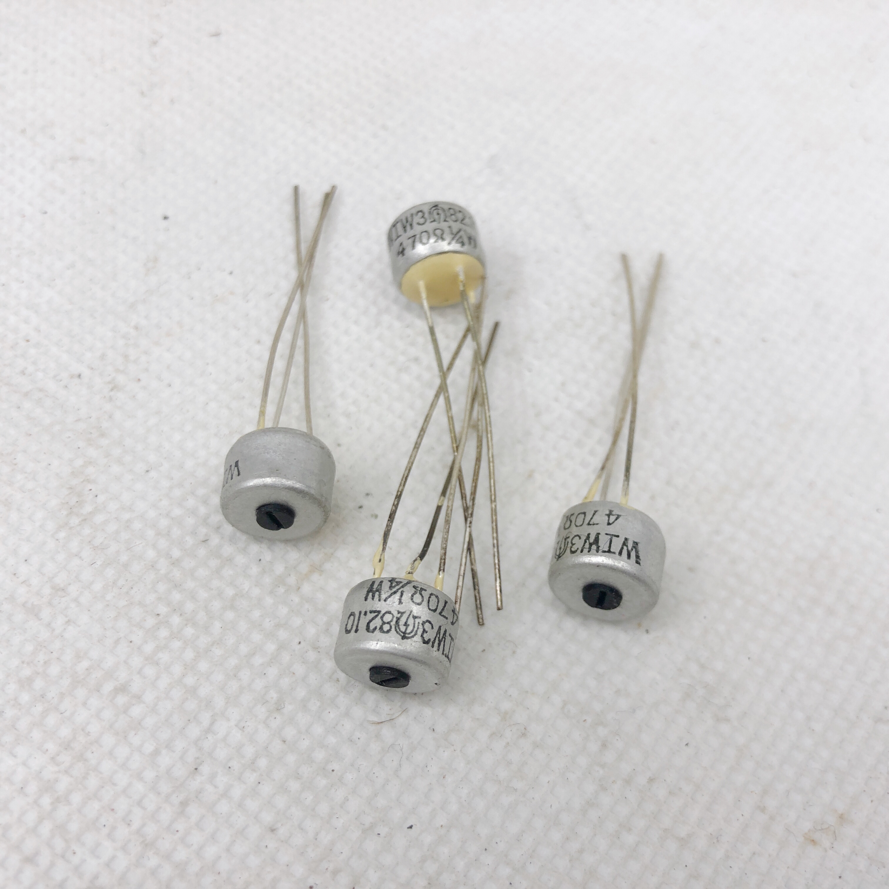 WIW3 Adjustable Potentiometer 470 ohms