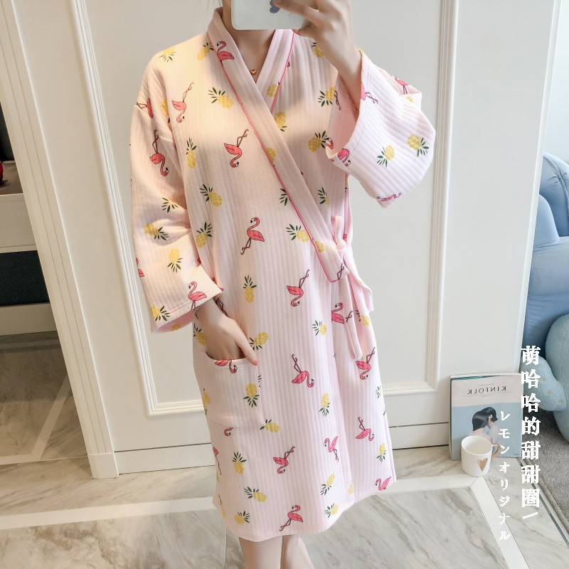 Mùa thu và mùa đông mới chần bông và áo gió kimono pyjama in dứa flamingo cô gái ngọt ngào phục vụ đêm váy cho người trung niên
