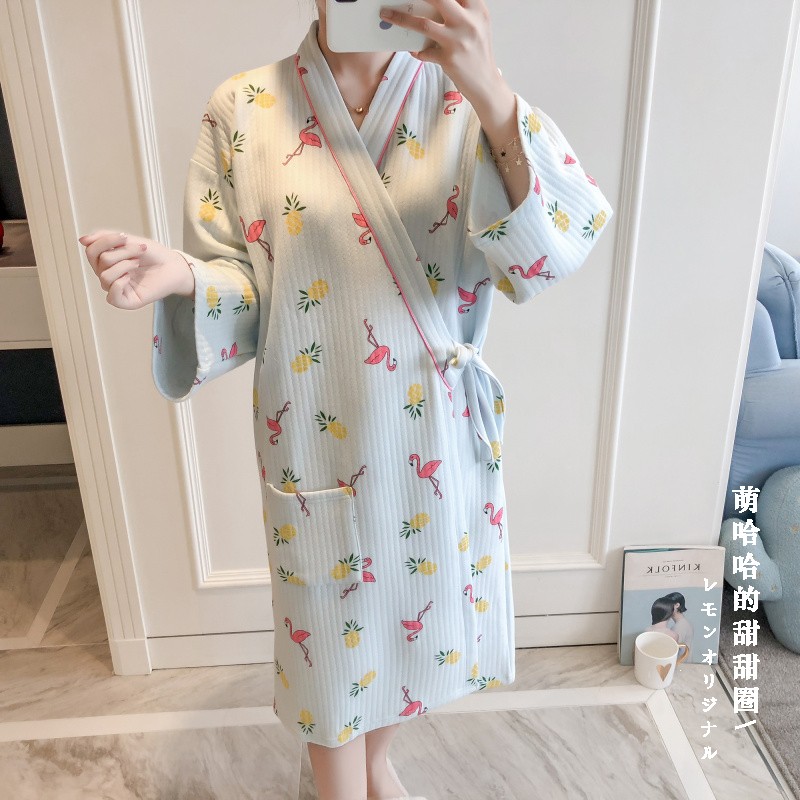 Mùa thu và mùa đông mới chần bông và áo gió kimono pyjama in dứa flamingo cô gái ngọt ngào phục vụ đêm váy cho người trung niên