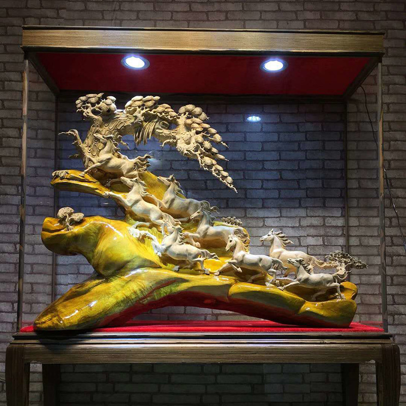 Wood Yug carving factory Gold silk Nanmu Xiaoye Zhennan Eight horses Xiongfeng Water wave aggregate 115*34*82