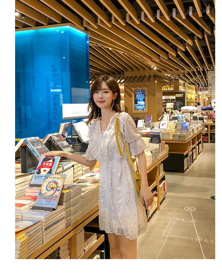 VK旗艦店 韓國風名媛V領亮片木耳邊時尚氣質短袖洋裝