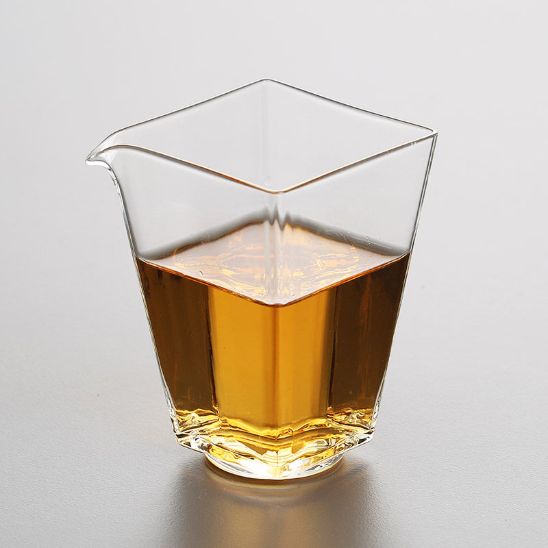 Japanese high temperature high borosilicate glass knotch simple household tea divider evenly cup cup cup thicker kung fu tea