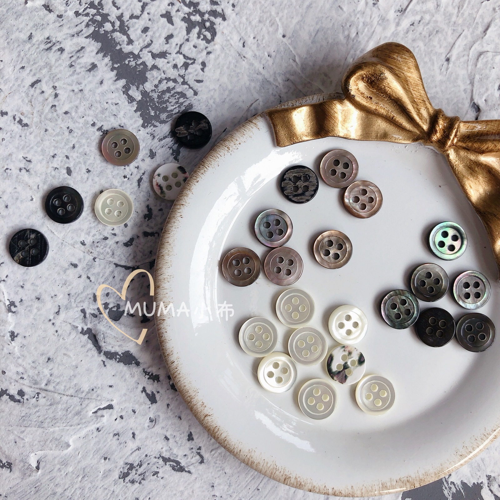 Japan imported natural shell buckle four-hole button cardigan shirt button 10 11 5 13mm ten price