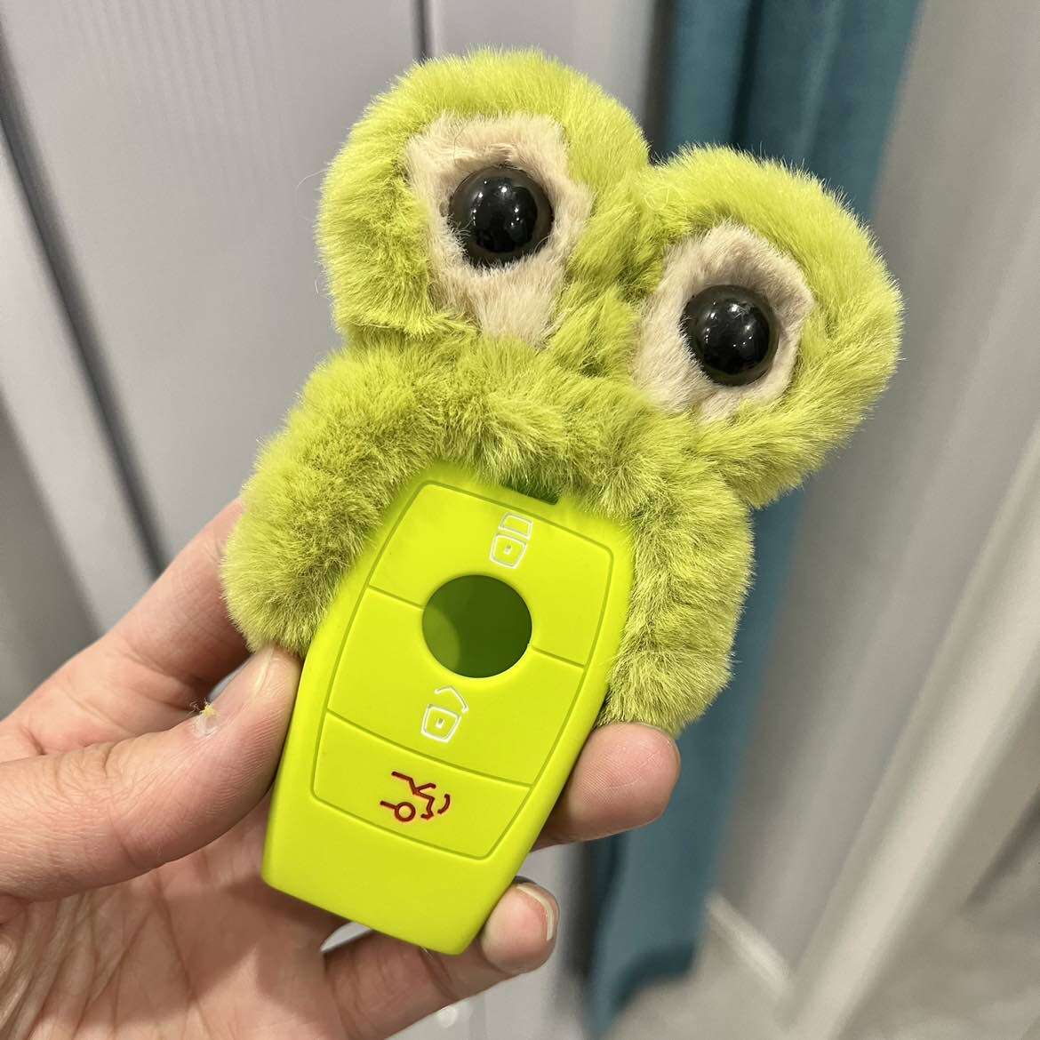 Suitable for Mercedes A B C E class A200l C260l GLC GLE GLA CLA key case cute female frog